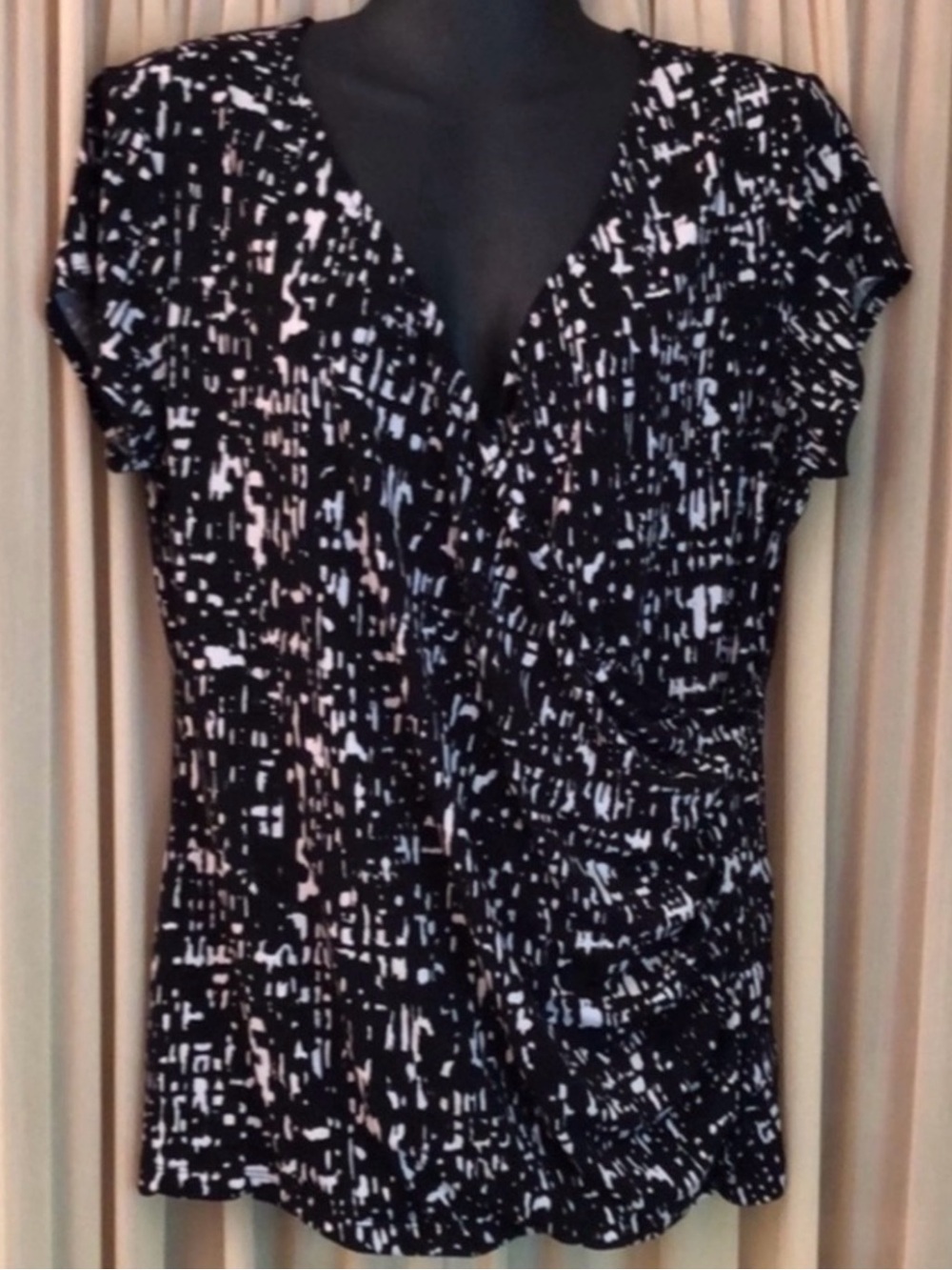 Beautiful Apt. 9 Wrap Around XL Blouse
